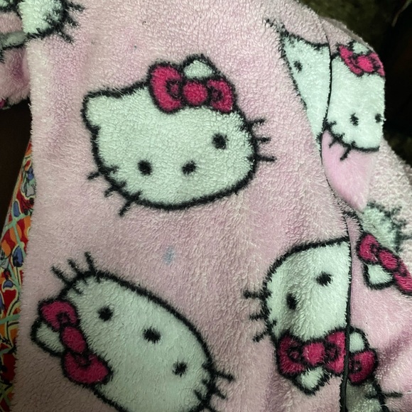 Hello kitty bath robe - Picture 3 of 4